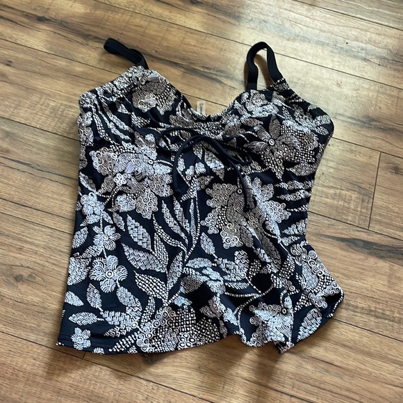 Lands End Swim Top 8D - Picture 1 of 5